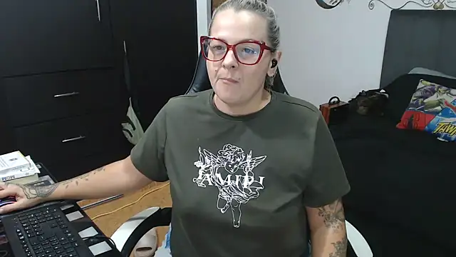 Snapshot of perlagoloza05 chatting on October 30, 2025, 3:27 am perlagoloza05 online show from October 30, 2025, 3:27 am