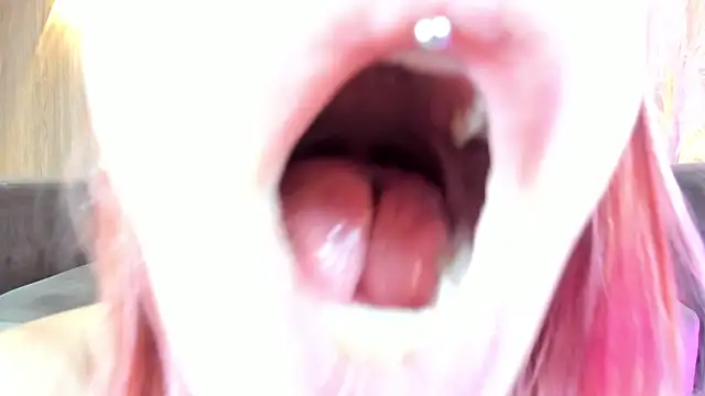 ZammyRossee online show from April 2, 2026, 4:30 am