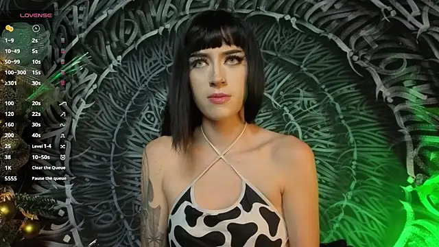 Snapshot of dahlia_darkwood chatting on December 18, 2025, 5:34 am dahlia darkwood online show from December 18, 2025, 5:34 am