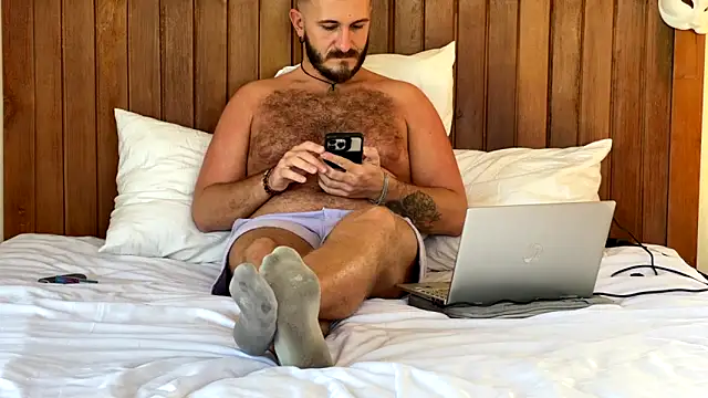 Snapshot of mrmaxiy chatting on June 21, 2026, 7:36 am mrmaxiy online show from June 21, 2026, 7:36 am