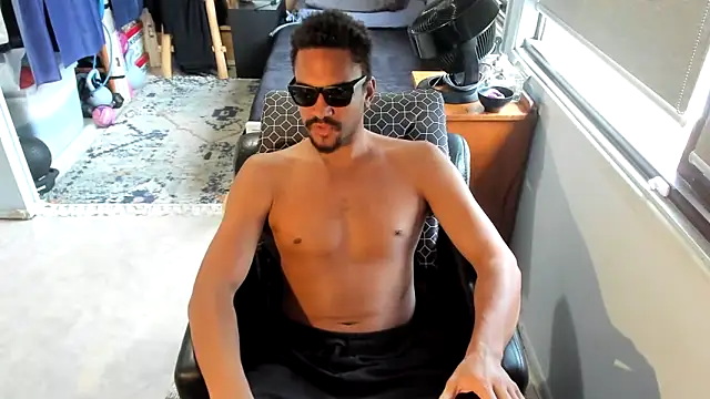 CassiusJohnson online show from October 9, 2025, 1:39 am