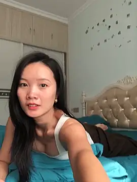 Mile-m online show from October 15, 2025, 5:17 am