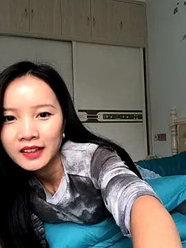 Mile-m online show from October 21, 2025, 4:23 am