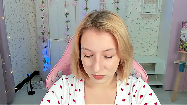 Snapshot of Emma_Garcias chatting on October 19, 2025, 12:08 pm Emma Garcias online show from October 19, 2025, 12:08 pm