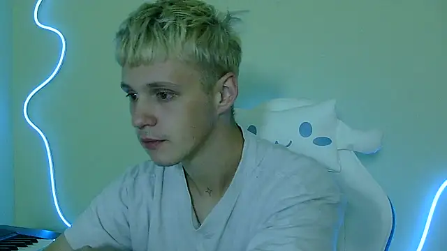 Snapshot of _Timmy_Boy_ chatting on October 8, 2025, 12:01 am  Timmy Boy  online show from October 8, 2025, 12:01 am