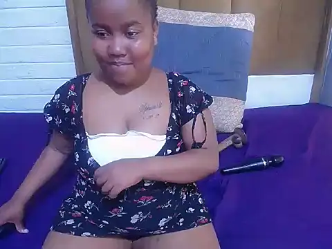 ChubbyMigetxx online show from November 10, 2025, 7:35 am