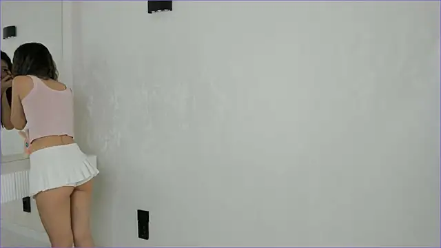 Snapshot of aizury_chi chatting on November 2, 2025, 10:31 am aizury chi online show from November 2, 2025, 10:31 am