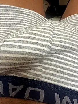 Snapshot of kazisuri chatting on October 28, 2025, 10:52 pm kazisuri online show from October 28, 2025, 10:52 pm