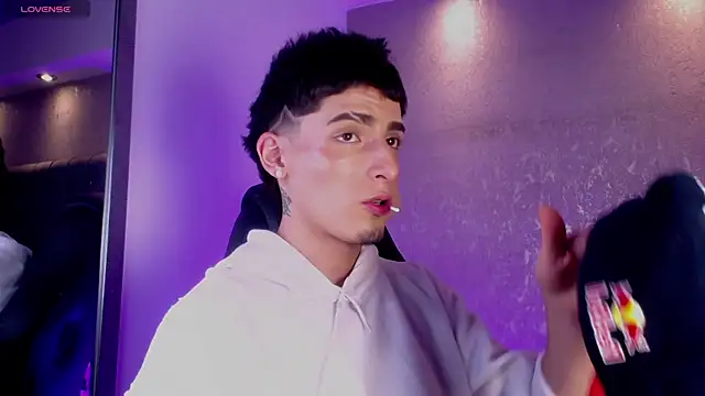 MateoMitchell online show from April 12, 2026, 4:49 am