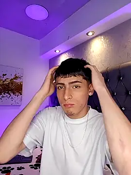 Snapshot of MateoMitchell chatting on November 14, 2025, 4:38 am MateoMitchell online show from November 14, 2025, 4:38 am