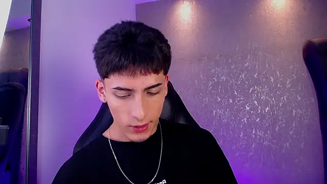 Snapshot of MateoMitchell chatting on February 26, 2026, 11:38 pm MateoMitchell online show from February 26, 2026, 11:38 pm