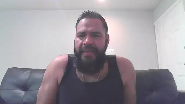 BigJohnBear39 online show from October 18, 2025, 5:09 am