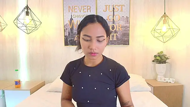 Snapshot of Juliie_coper chatting on October 17, 2025, 12:40 pm Juliie coper online show from October 17, 2025, 12:40 pm