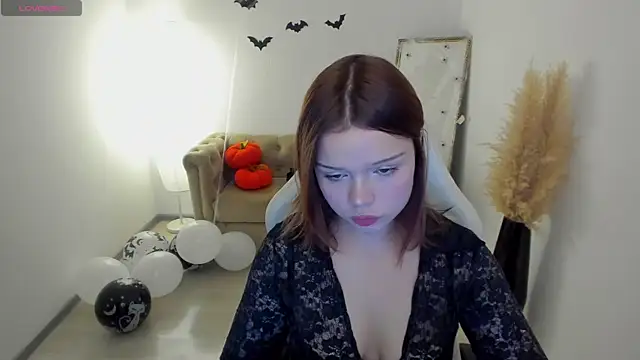 Snapshot of Sarah_babyyy chatting on October 23, 2025, 5:50 am Sarah babyyy online show from October 23, 2025, 5:50 am