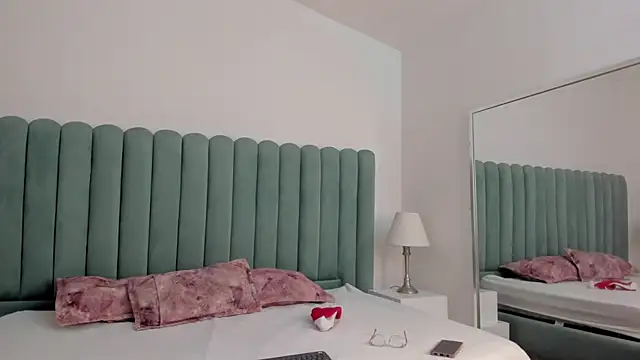 Alanha   online show from November 29, 2025, 4:34 am