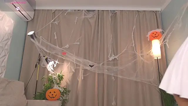 Playful Lia online show from October 30, 2025, 2:14 pm