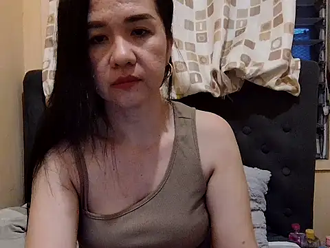 Snapshot of KissHott chatting on October 22, 2025, 9:31 am KissHott online show from October 22, 2025, 9:31 am