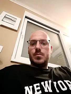 Snapshot of arksex32 chatting on April 14, 2026, 9:53 pm arksex32 online show from April 14, 2026, 9:53 pm