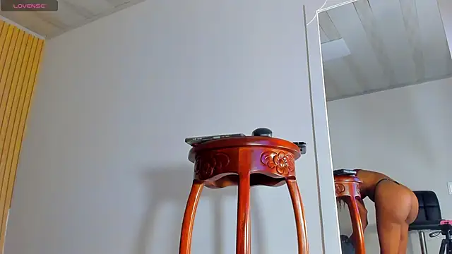 bella tinkerbell bahamas online show from November 28, 2025, 8:20 pm