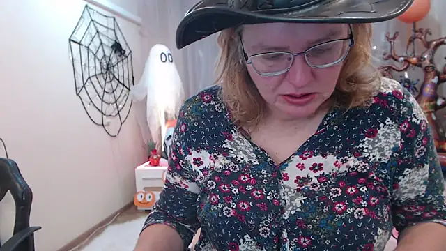 VestaWoody online show from November 2, 2025, 7:24 am