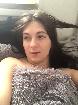 Snapshot of Twolatte1520 chatting on December 15, 2025, 10:32 am Twolatte1520 online show from December 15, 2025, 10:32 am