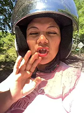 lady and charly online show from November 13, 2025, 4:44 pm