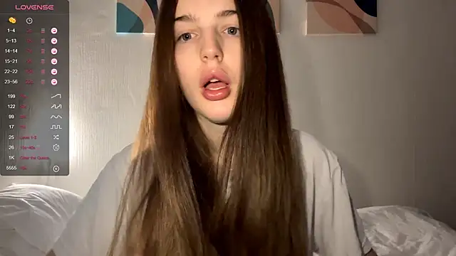 Snapshot of GilySuper chatting on December 20, 2025, 4:04 am GilySuper online show from December 20, 2025, 4:04 am