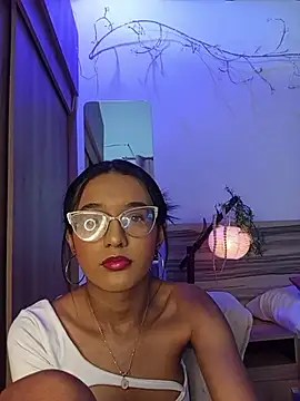 Snapshot of luna_valen chatting on July 17, 2026, 9:34 pm luna valen online show from July 17, 2026, 9:34 pm