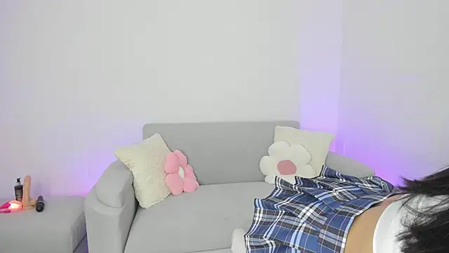 Little Xioms online show from October 10, 2025, 6:09 pm