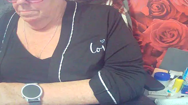 Snapshot of Playful_MILF_Demi chatting on May 13, 2026, 9:11 pm Playful MILF Demi online show from May 13, 2026, 9:11 pm