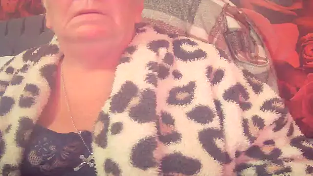 Snapshot of Playful_MILF_Demi chatting on May 3, 2026, 8:19 am Playful MILF Demi online show from May 3, 2026, 8:19 am
