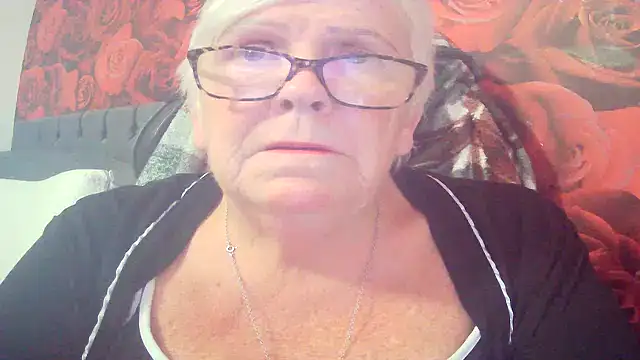 Snapshot of Playful_MILF_Demi chatting on May 12, 2026, 9:59 am Playful MILF Demi online show from May 12, 2026, 9:59 am