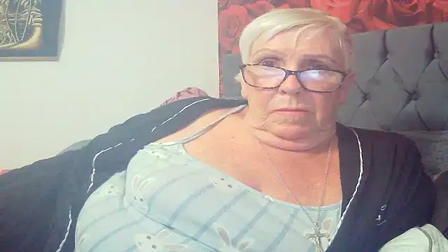 Snapshot of Playful_MILF_Demi chatting on May 29, 2026, 9:43 pm Playful MILF Demi online show from May 29, 2026, 9:43 pm