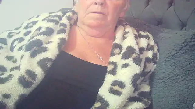 Snapshot of Playful_MILF_Demi chatting on May 8, 2026, 9:40 pm Playful MILF Demi online show from May 8, 2026, 9:40 pm