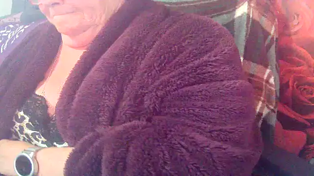 Snapshot of Playful_MILF_Demi chatting on May 10, 2026, 6:32 pm Playful MILF Demi online show from May 10, 2026, 6:32 pm