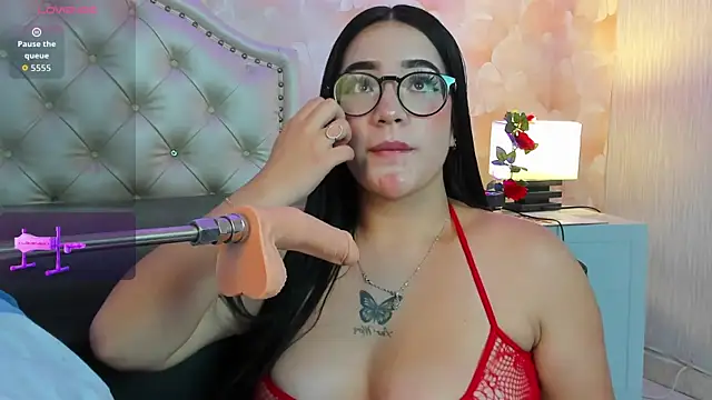 Snapshot of Sophia_Valkova chatting on December 19, 2025, 4:38 am Sophia Valkova online show from December 19, 2025, 4:38 am