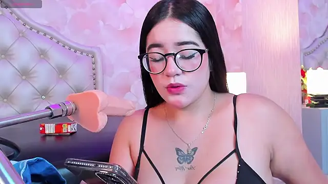 Snapshot of Sophia_Valkova chatting on December 16, 2025, 5:22 am Sophia Valkova online show from December 16, 2025, 5:22 am