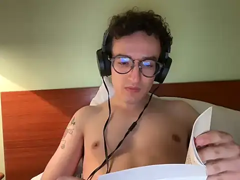 Poeta98xh online show from October 3, 2025, 8:54 pm