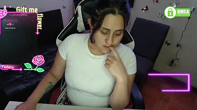 MelRaiise online show from October 26, 2025, 11:27 pm