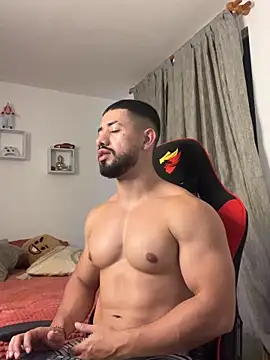 Snapshot of Ezzio_Scolaro chatting on November 26, 2025, 12:10 am Ezzio Scolaro online show from November 26, 2025, 12:10 am