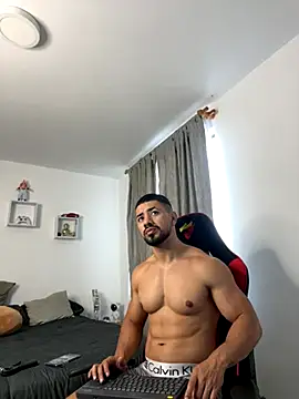 Snapshot of Ezzio_Scolaro chatting on October 29, 2025, 12:26 pm Ezzio Scolaro online show from October 29, 2025, 12:26 pm