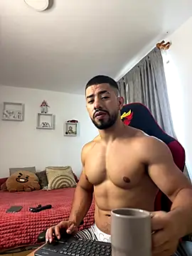 Snapshot of Ezzio_Scolaro chatting on November 10, 2025, 12:10 pm Ezzio Scolaro online show from November 10, 2025, 12:10 pm