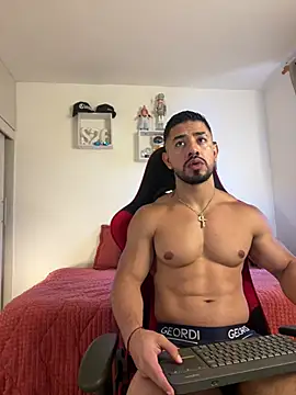 Snapshot of Ezzio_Scolaro chatting on April 16, 2026, 10:34 pm Ezzio Scolaro online show from April 16, 2026, 10:34 pm