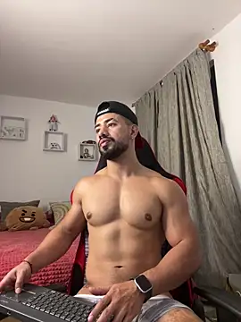 Snapshot of Ezzio_Scolaro chatting on November 29, 2025, 12:33 am Ezzio Scolaro online show from November 29, 2025, 12:33 am