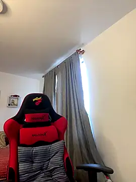 Snapshot of Ezzio_Scolaro chatting on December 2, 2025, 12:18 pm Ezzio Scolaro online show from December 2, 2025, 12:18 pm