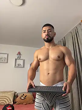 Snapshot of Ezzio_Scolaro chatting on November 15, 2025, 12:14 am Ezzio Scolaro online show from November 15, 2025, 12:14 am