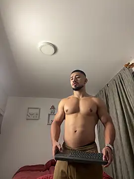 Snapshot of Ezzio_Scolaro chatting on December 2, 2025, 12:11 am Ezzio Scolaro online show from December 2, 2025, 12:11 am