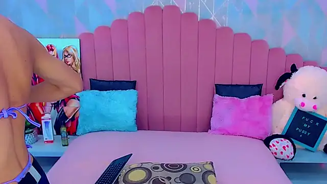 miss dania75 online show from December 5, 2025, 4:11 am