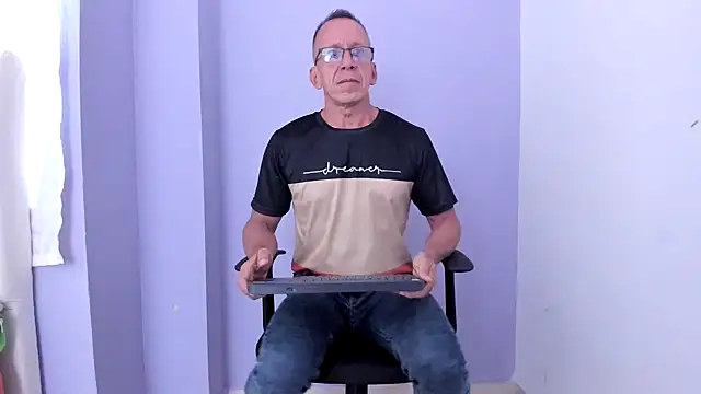 Snapshot of _axelking_ chatting on March 16, 2026, 11:36 am axelking online show from March 16, 2026, 11:36 am