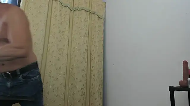 Snapshot of _axelking_ chatting on April 1, 2026, 1:41 pm axelking online show from April 1, 2026, 1:41 pm